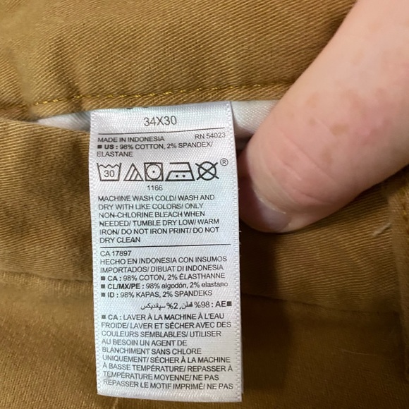 Old Navy Ultimate Slim Khakis - Picture 4 of 4